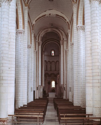 Udsigt over skibet af Romanesque