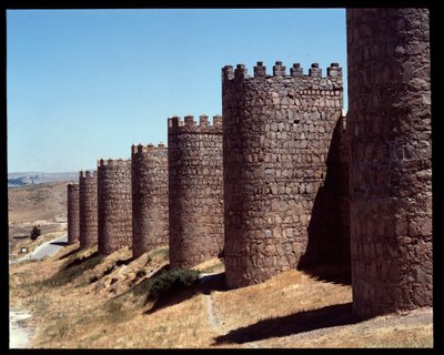 Udsigt over væggene i Avila, Spanien (Udsigt over væggene i Avila, Spanien) af Romanesque