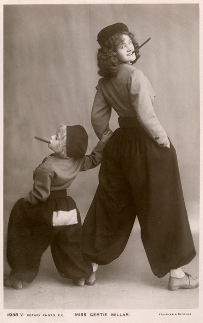 Gertie Millar, britisk skuespillerinde og sangerinde, c1906. af Rotary Photo