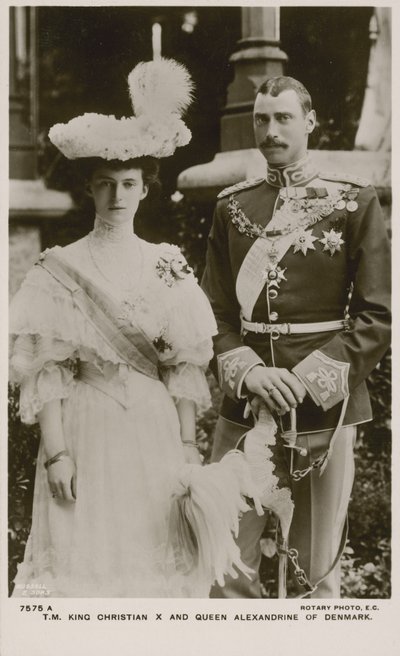 Kong Christian X og Dronning Alexandrine af Danmark (s/h foto) af Russian Photographer