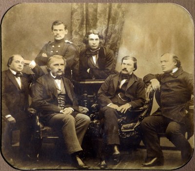 Leon Tolstoi (1828-1910) og Dmitri Grigorovitch (1822-1900) - Assis, Ivan Alexandrovitch Gontcharov (1812-1891), Ivan Sergeyevich Tourgueniev (Turgenev, Tourguenieff eller Tourgueneff) (1818-1883), (Drushin Drushin Vasiliev) 1824-1864) et al af Russian Photographer