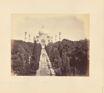 Agra; Taj og haven set fra indgangsporten af Samuel Bourne