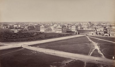 Calcutta. Oversigtsbillede. Regeringsbygningen i forgrunden af Samuel Bourne
