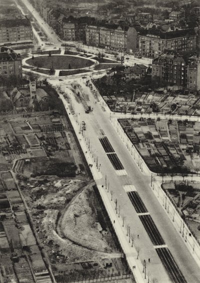 Berlin: Reichsstrasse, Reichskanzlerplatz (s/h-foto) af Sasha Stone