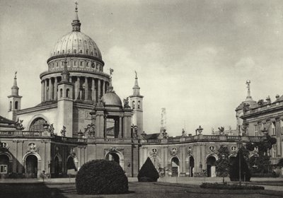 Potsdam, bypalads, udsigt over Nikolaikirche; Bypaladset, udsigt over Skt. Nicholas (s/h-billede) af Sasha Stone