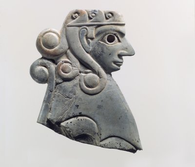 Møbelplade: kvindelig sfinx med krøller i Hathor-stil, ca. 1700-tallet f.Kr. (flodhest elfenben) af School Anatolian