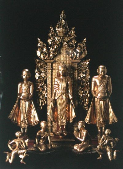 Helligdom (forgyldt træ) af School Burmese