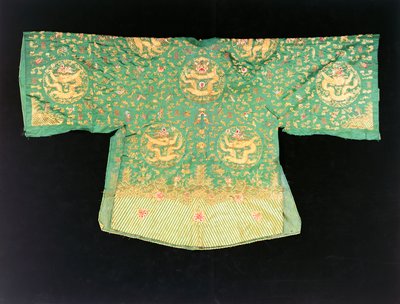 En kinesisk dragekåbe af olivengrøn satin (satin) af School Chinese