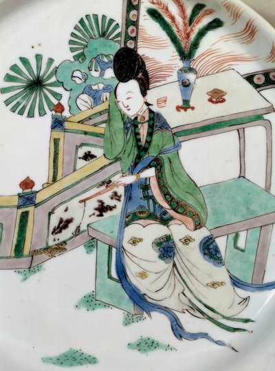 Kinesisk kunst: damen sidder tilbage på en bænk. Maleri på porcelæn fra 1700-tallet. Paris, Guimet-museet, Nationalmuseet for asiatisk kunst af School Chinese