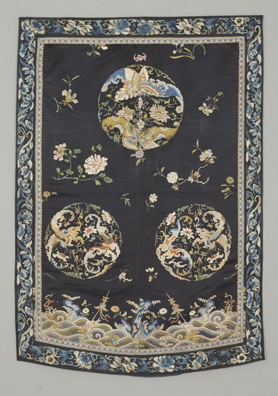 Hængende, ca. 1750-1800 (Silke med broderi (satinsøm), naturlig og syntetiske farvestoffer) af School Chinese