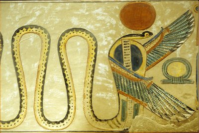 Det gamle Egypten, Vægmaleri, Amon hir Khopshefs grav, Uraeus og bevingede slanger vogter indgangen til gravkammeret, 20. dynasti, Dronningernes Dal (foto) af School Egyptian