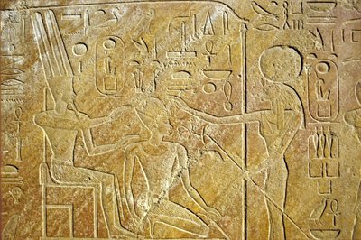 Det gamle Egypten, Vægmaleri/udskæring, Sakhmet henvender sig til Amon Ra og Hatshepsut, Karnak-templet, Luxor af School Egyptian