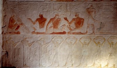 Det gamle Egypten: kalkstensrelief, der repræsenterer musikere fra Mastaba-kapellet i Akhethetep, omkring 2300 f.Kr. 5. dynasti. Gammelt imperium. Fra Saqqara (Sakkara). Paris, Louvre-museet af School Egyptian