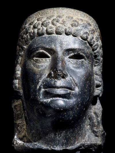 Hoved af Cleopatra III, basaltskulptur. Egyptisk civilisation, ptolemæisk periode, 2. århundrede f.Kr. af School Egyptian