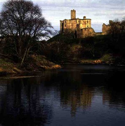 Udsigt over Warkworth Castle, Percy Family Seat af School English