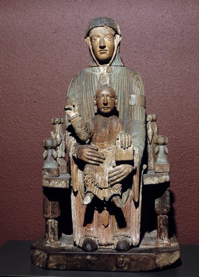 Art France: Jomfru i majeste egetræ udskåret (Auvergne), middelalderen. Riom, Musee Francisque Mandet af School French