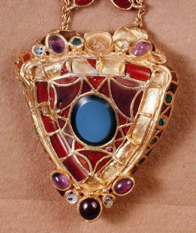Broche med indiske granater og onyx, slutningen af det 4. århundrede (halvædelsten sat i guldbund) af School German