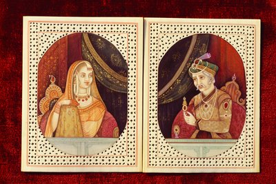 Mughal-kejser Akbar  Jodhabai elfenbensmaleri af School Indian