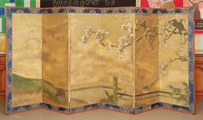 En af et par malede skærme, japansk, slutningen af det 17. eller begyndelsen af det 18. århundrede (se 144894 for par) af Japanese School