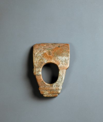 Ringformet hakke i rød granit, Jomon-perioden 10000-300 f.Kr af Japanese School