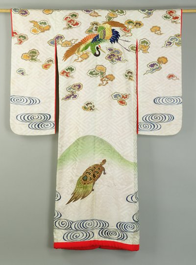 Uchikake Wedding Robe dekoreret med en trane og en skildpadde (tekstil) af School Japanese