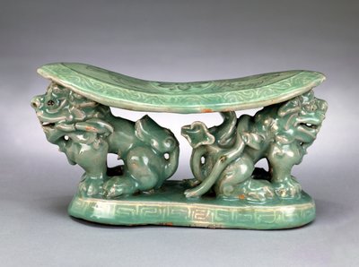 Pude, slutningen af 1100-tallet (celadon med indlagt slipdekoration) af School Korean