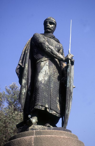 Statue af kong Afonso I, Guimaraes, Portugal (foto) af School Portuguese