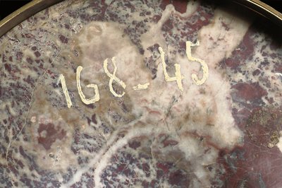 Detalje fra en af et par vaser, ca. 1790 (jaspis & ormolu) af School Russian