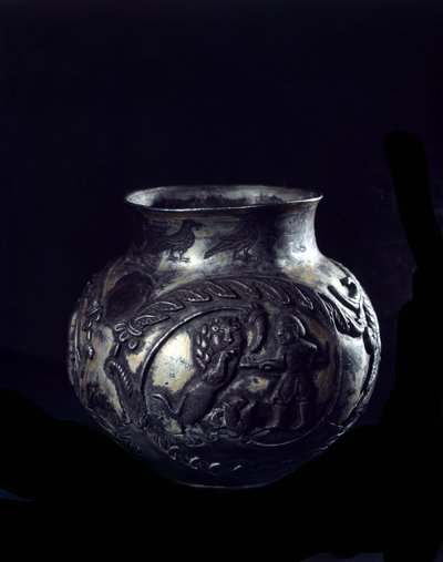 Persisk kunst: sølvvase. Tidlig sassanidisk periode. Bevar i Bale, Schweiz af School Sasanian