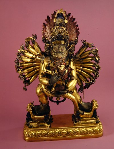 Dharmapala (forgyldt bronze) af School Tibetan