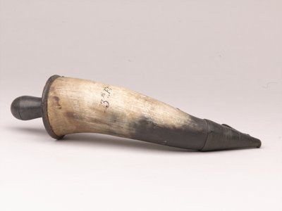 Pulverhorn, 1775 ca af Scottish School