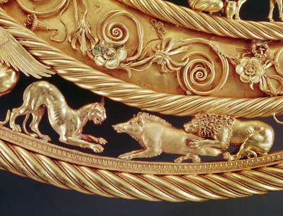 Løve og panter angriber et vildsvin, detalje af en guldpectoral fra Tovsta Mohyla (guld) af Scythian