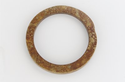 Ring (jade) af Shang Dynasty Chinese School