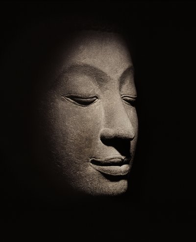 Buddha-hoved fra den tidlige Ayutthaya-periode af Siamese School
