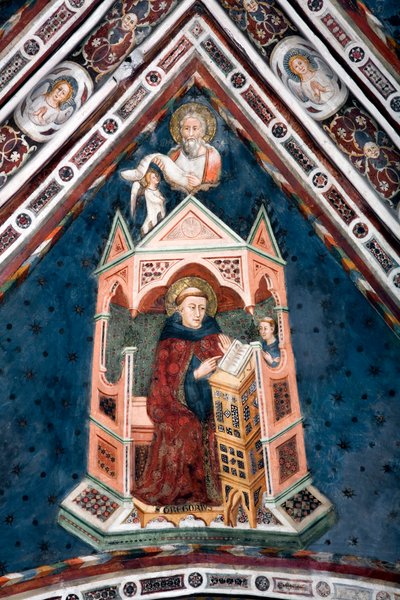 Visning af detaljerne i en fresco, der dekorerer en af hvælvingerne i den øvre kirke, der repræsenterer de fire læger i den romerske kirke: St. Gregoire I den Store og evangelisten Saint Mathieu af Sienese School
