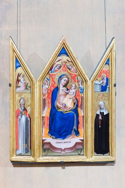Triptykon, tronende Madonna og Barn med engle (i midten), bebudelsens engel og den hellige Augustin (til venstre), Jomfruen bebuder og den hellige Monica (til højre) af Simone dei Crocifissi
