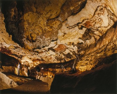 Den mytiske enhjørning fra Lascaux og andre Lascaux-malerier, der blev malet for over 17.000 år siden. af Sisse Brimberg