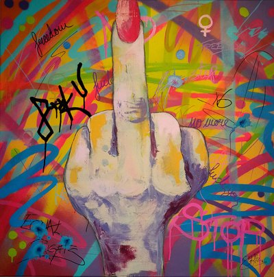 Graffiti med langfinger af Sofia Toborg