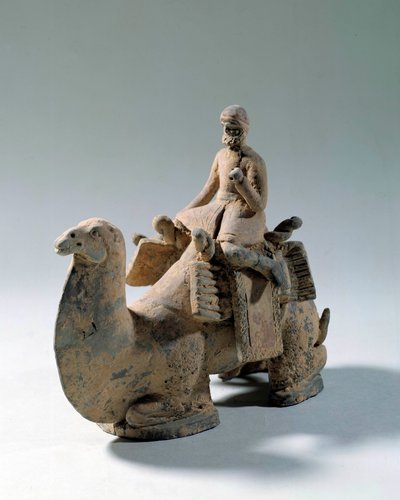 Sogdisk civilisation: "" kamel og kamel, transport af silke""" Terracotta-begravelsesstatue. 5. eller 6. århundrede. Paris, Cernuschi-museet af Sogdian Sogdian