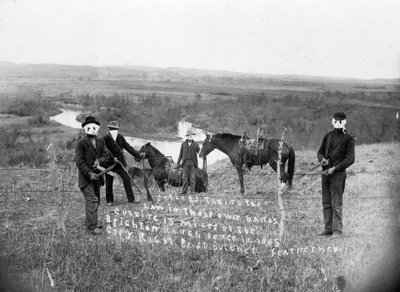 "Pigtrådskrigen" i Nebraska 1884-1885: Ranchejere forsøger at tage jord fra landmænd ved at modsætte sig pigtrådsafgrænsning - fotografi af Solomon D. Butcher af Solomon D. Butcher