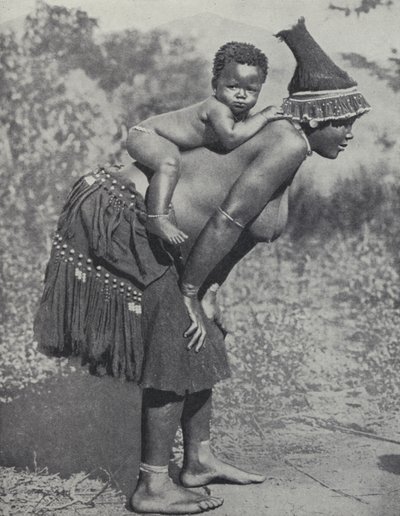Kvinde bærer sin baby på ryggen, Sydafrika (s/h foto) af South African Photographer