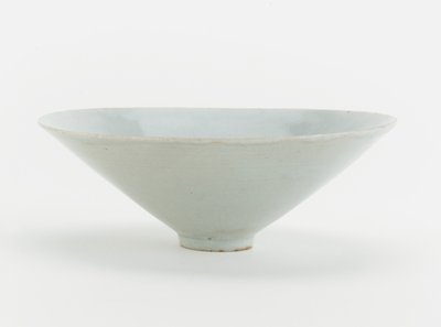 Skål med formstøbt design af phoenix og blomster, c.1200 (keramik) af Southern Song Dynasty Chinese School
