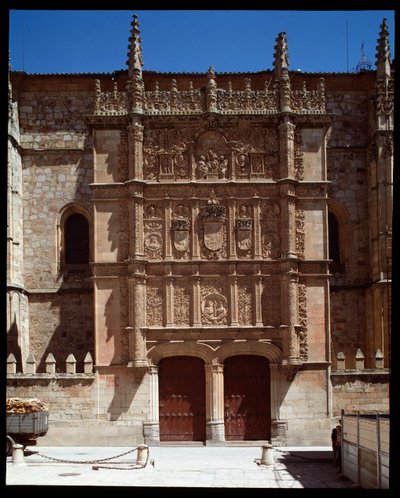 Detalje af gotisk plateresk facade af universitetet af Spanish School