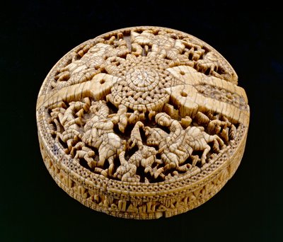 Låg på en beholder dekoreret med fire jægere og dyr, Umayyad-perioden, 998-999 e.Kr. (se også 416492) af Spanish School