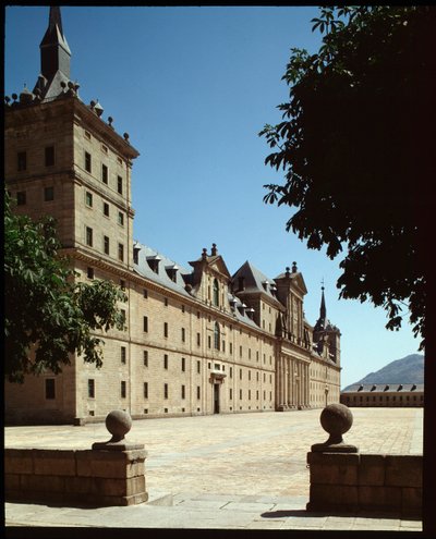 Udsigt over hovedfacaden på Royal Seat af Spanish School