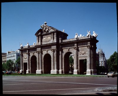 Udsigt over Alcala-porten (1778) af Spanish School