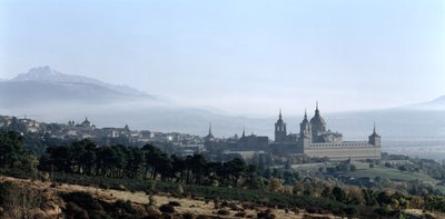 Udsigt over klosteret San Lorenzo de El Escorial af Spanish School