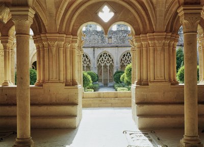 Udsigt mod klostret fra Kapitelhuset, 1100-1200-tallet af Spanish School