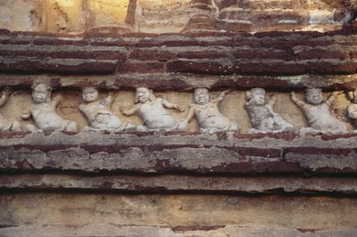 Relief forestillende dværge på ydersiden af Thivanka Image House af Sri Lankan