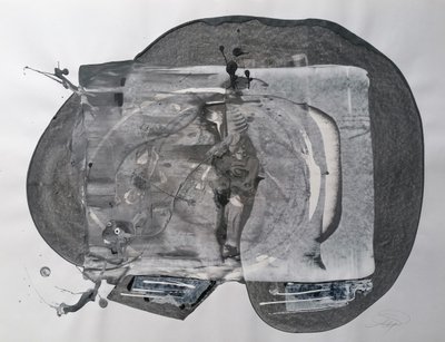 Abstrakt grå figur af Stefano Mazzolini